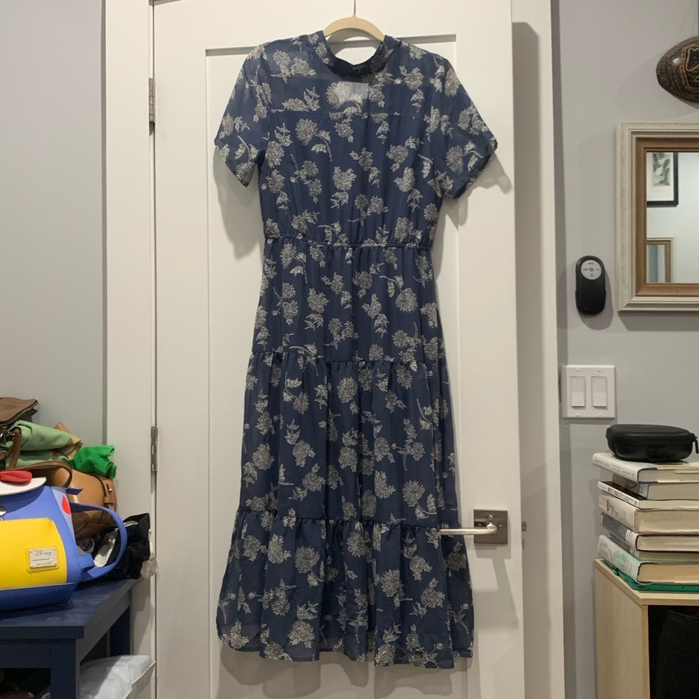 Lulu’s Blue-Gray Floral Fall 2019 Dress